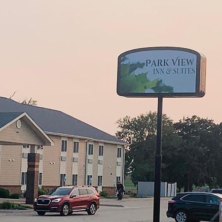Park View Inn & Suites Hoisington Near Great Bend Eksteriør billede