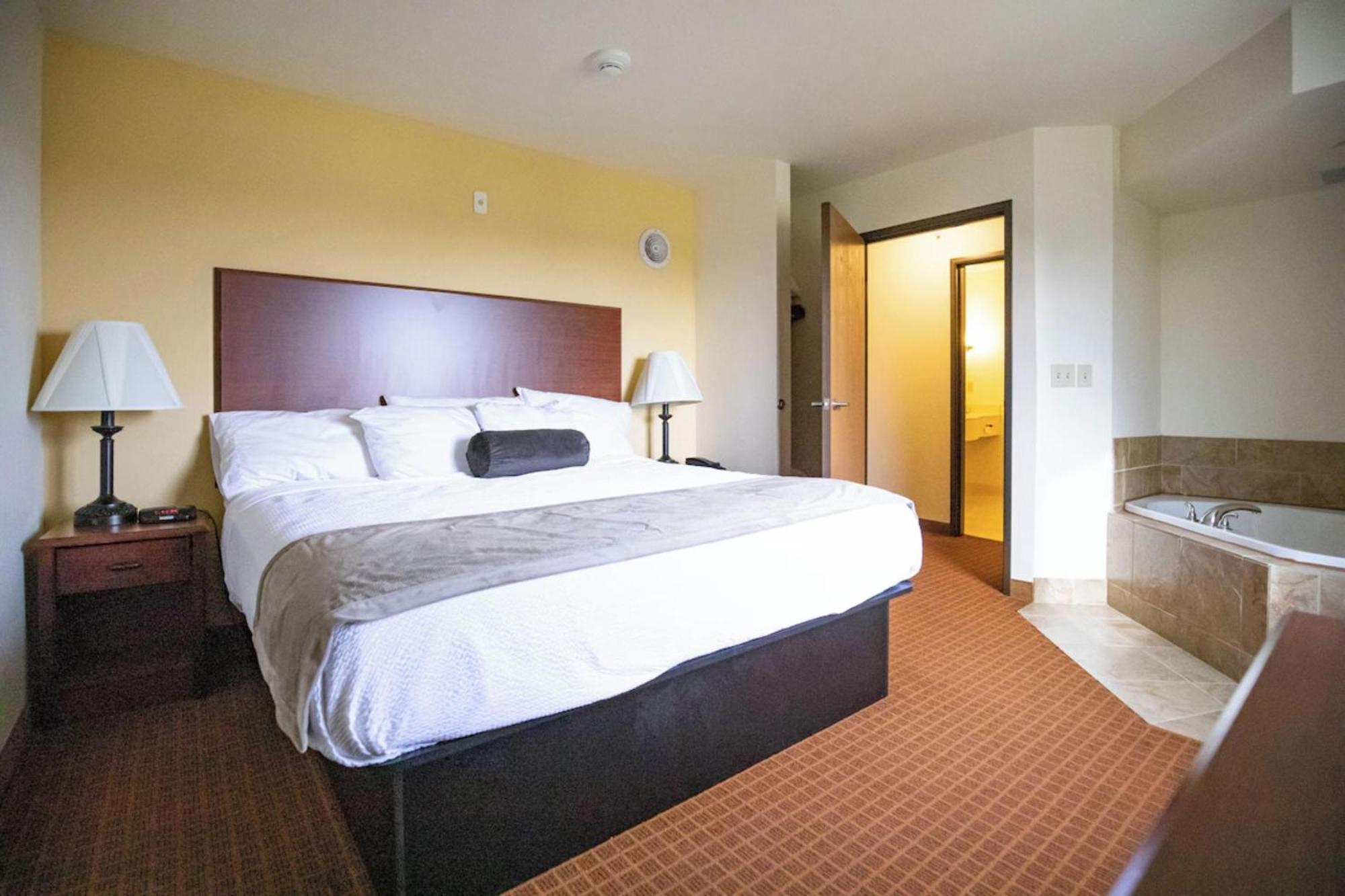 Park View Inn & Suites Hoisington Near Great Bend Eksteriør billede