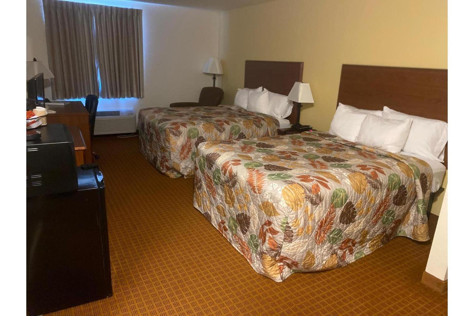 Park View Inn & Suites Hoisington Near Great Bend Eksteriør billede