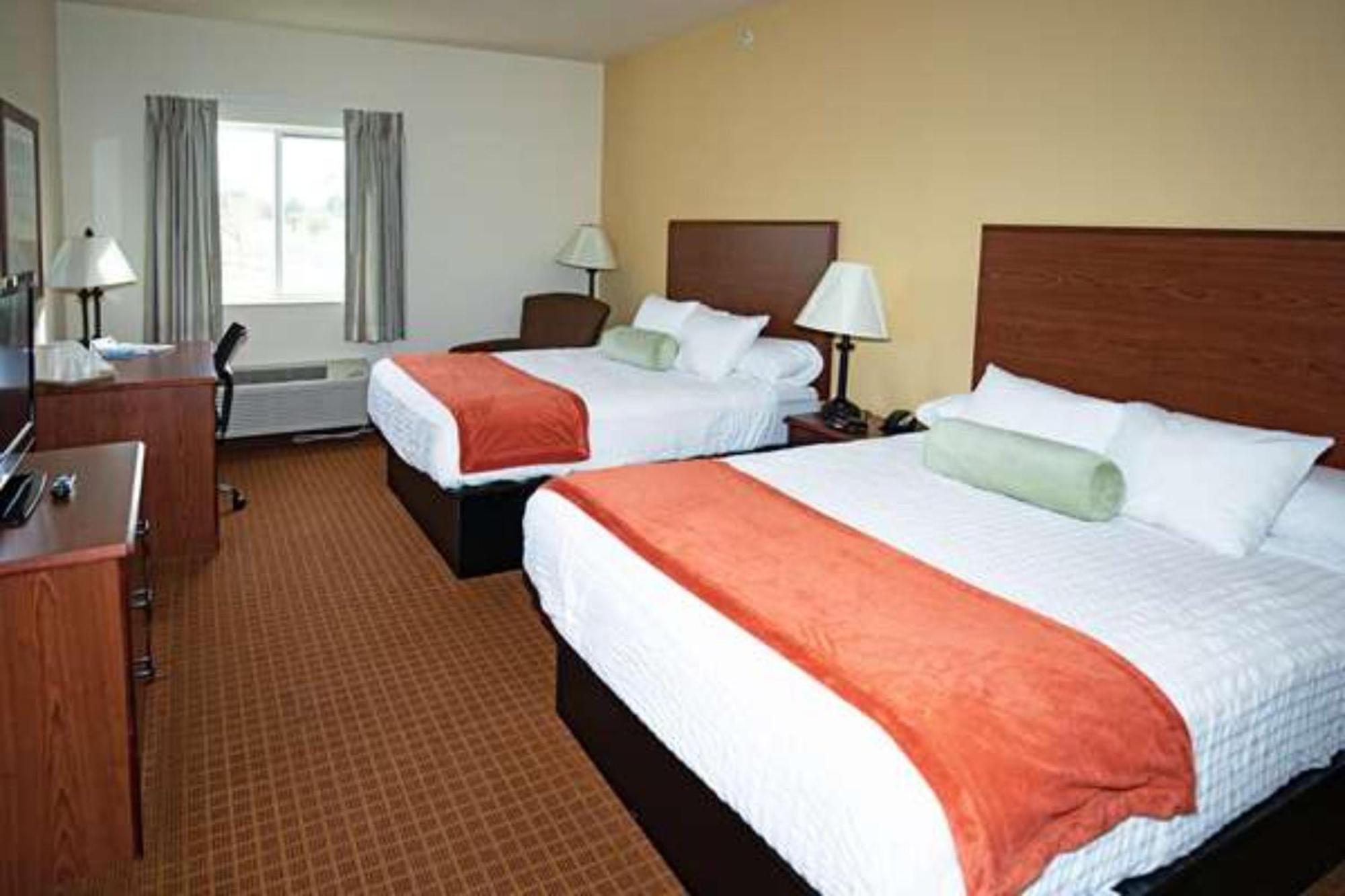 Park View Inn & Suites Hoisington Near Great Bend Eksteriør billede