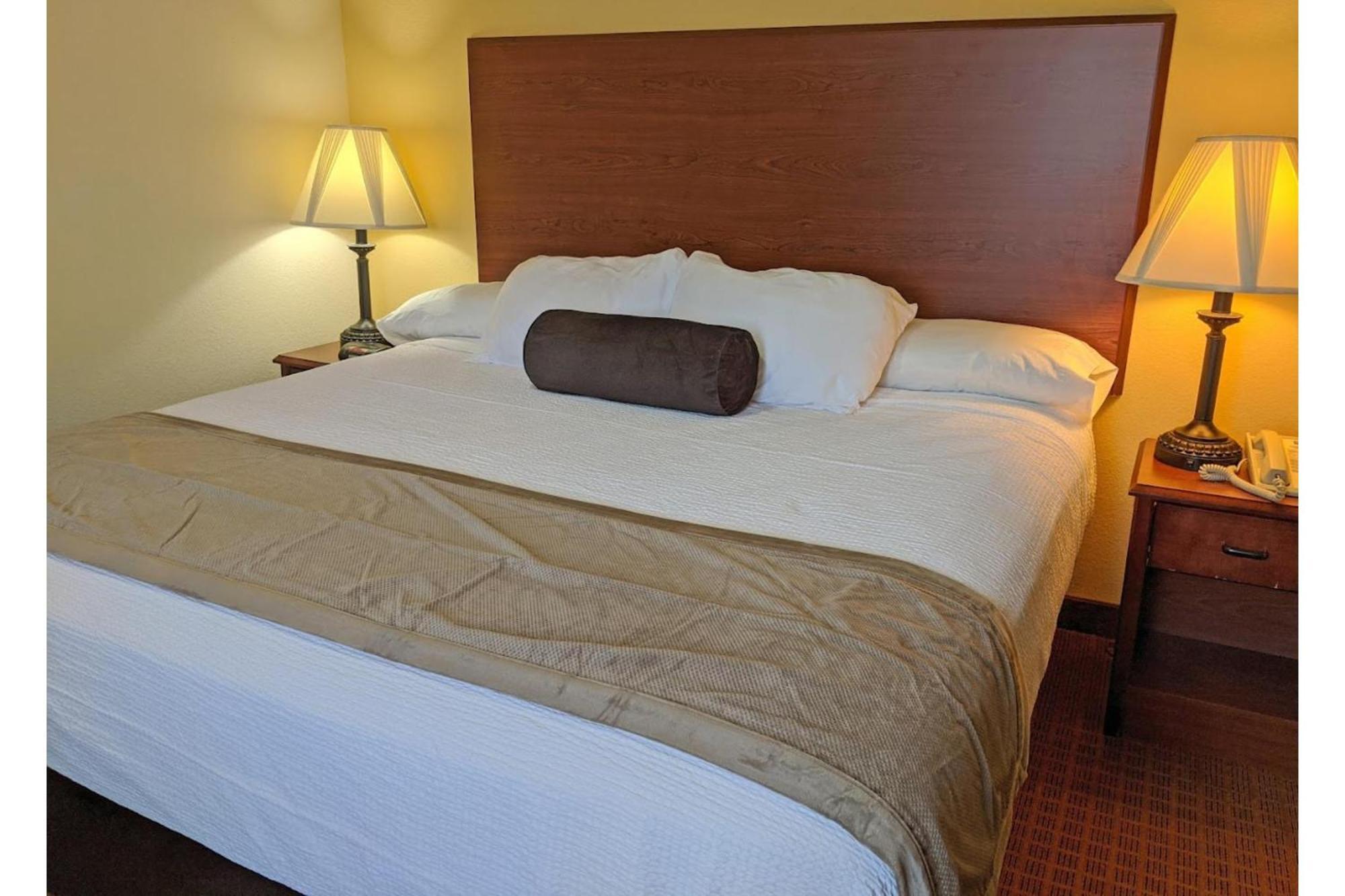 Park View Inn & Suites Hoisington Near Great Bend Eksteriør billede