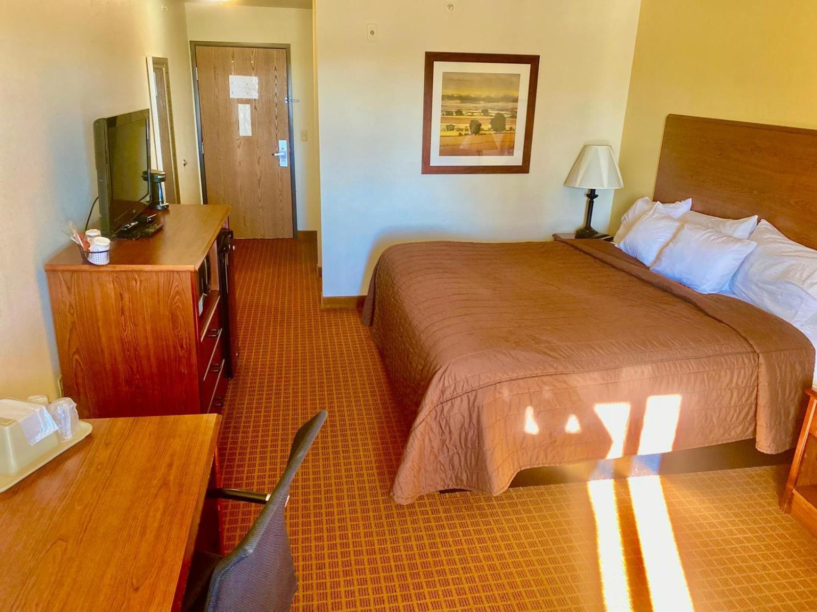 Park View Inn & Suites Hoisington Near Great Bend Eksteriør billede