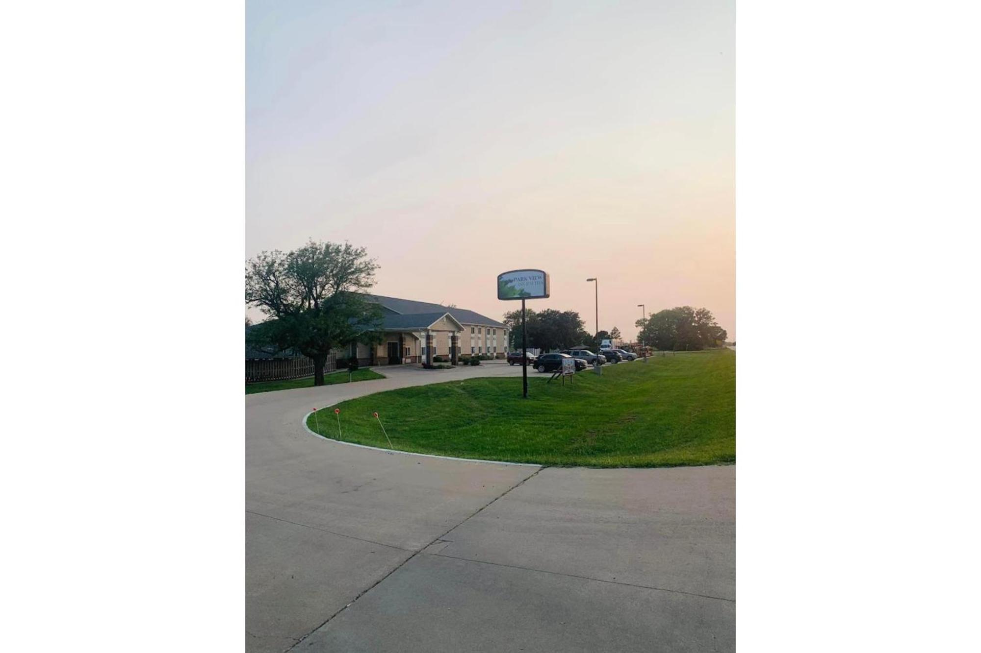 Park View Inn & Suites Hoisington Near Great Bend Eksteriør billede