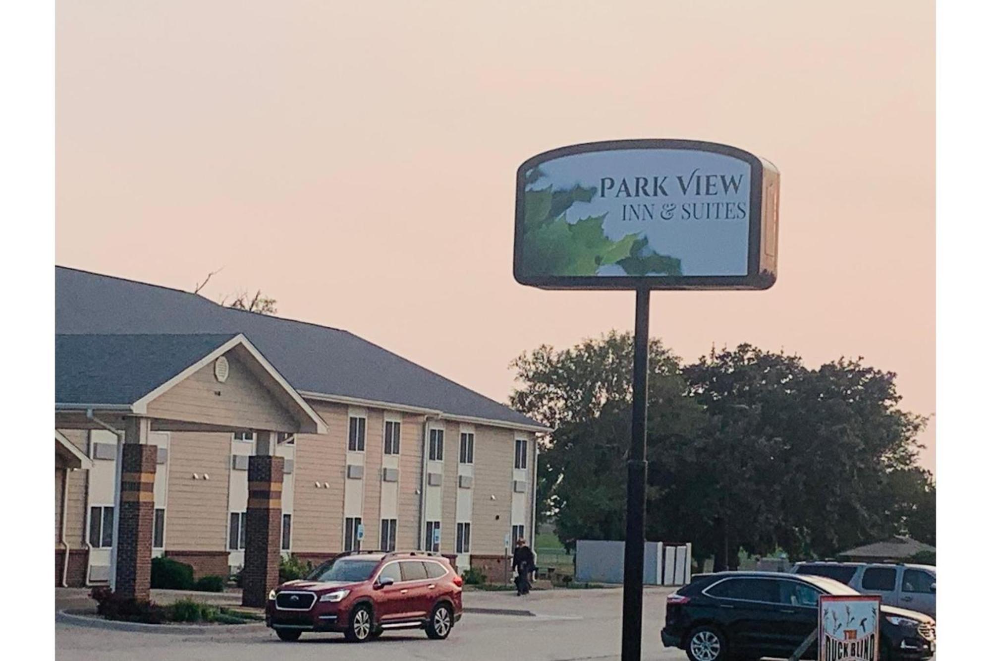 Park View Inn & Suites Hoisington Near Great Bend Eksteriør billede