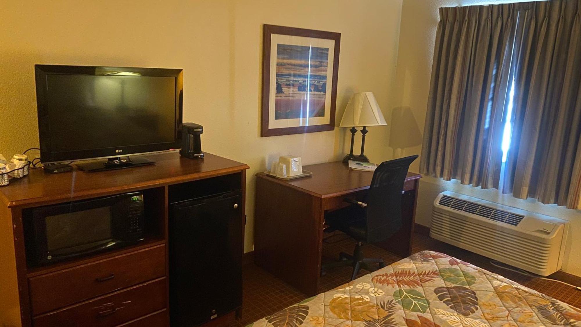 Park View Inn & Suites Hoisington Near Great Bend Eksteriør billede