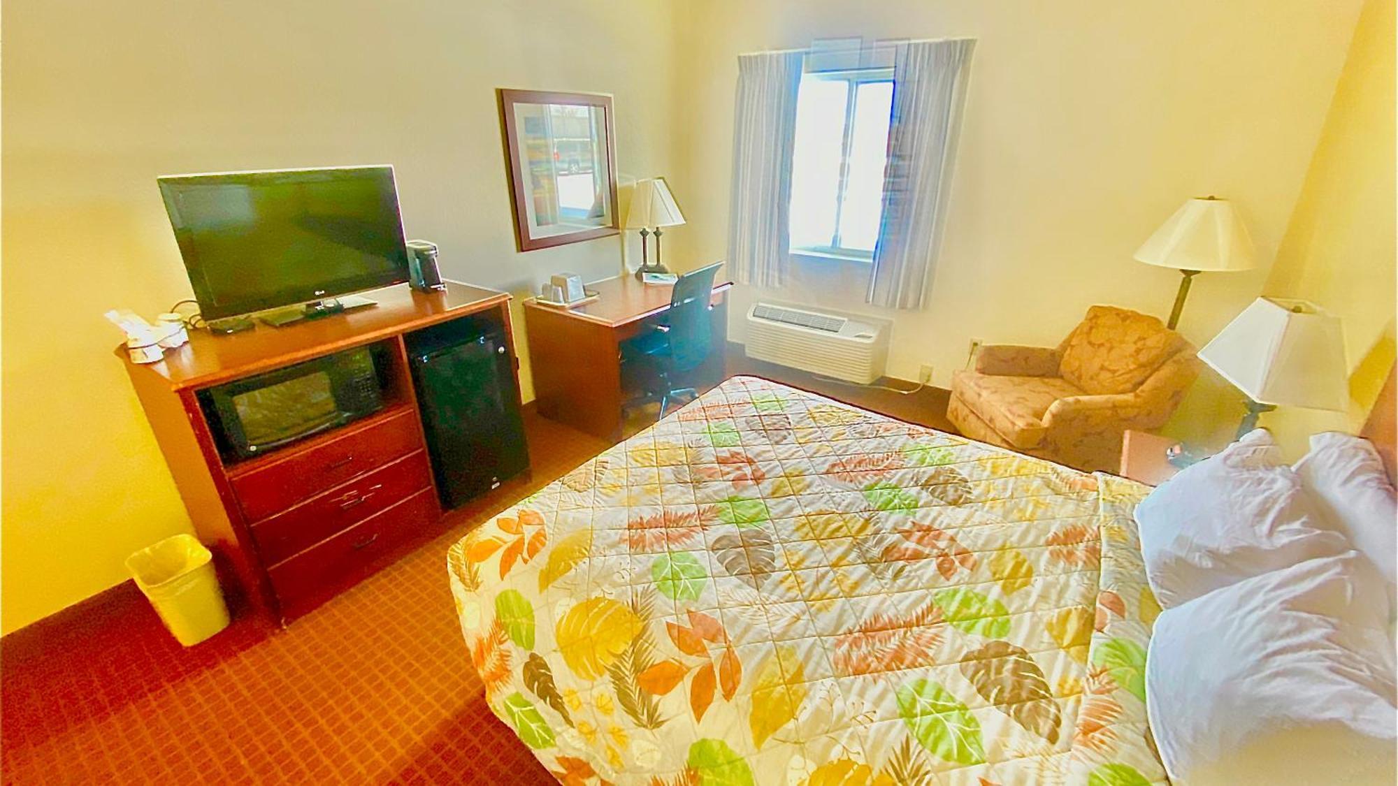 Park View Inn & Suites Hoisington Near Great Bend Eksteriør billede