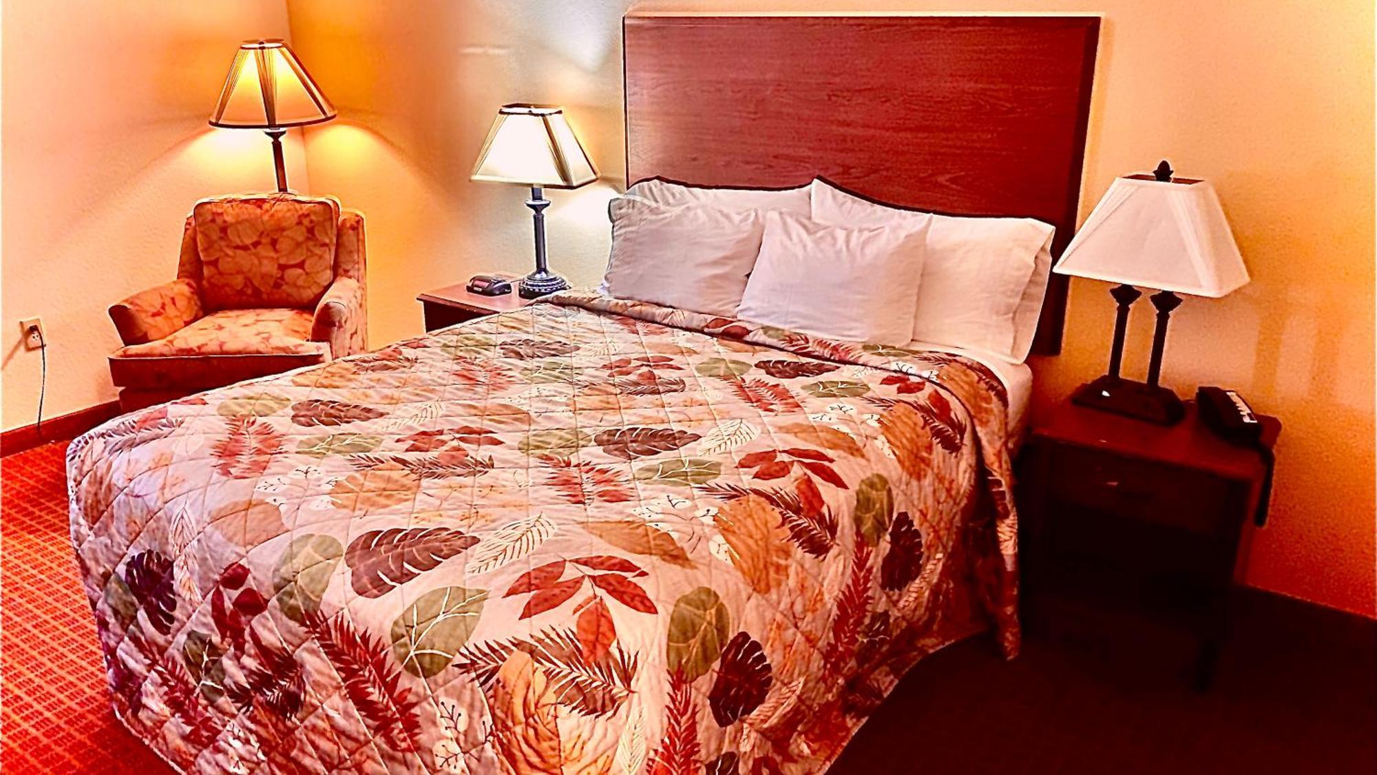 Park View Inn & Suites Hoisington Near Great Bend Eksteriør billede